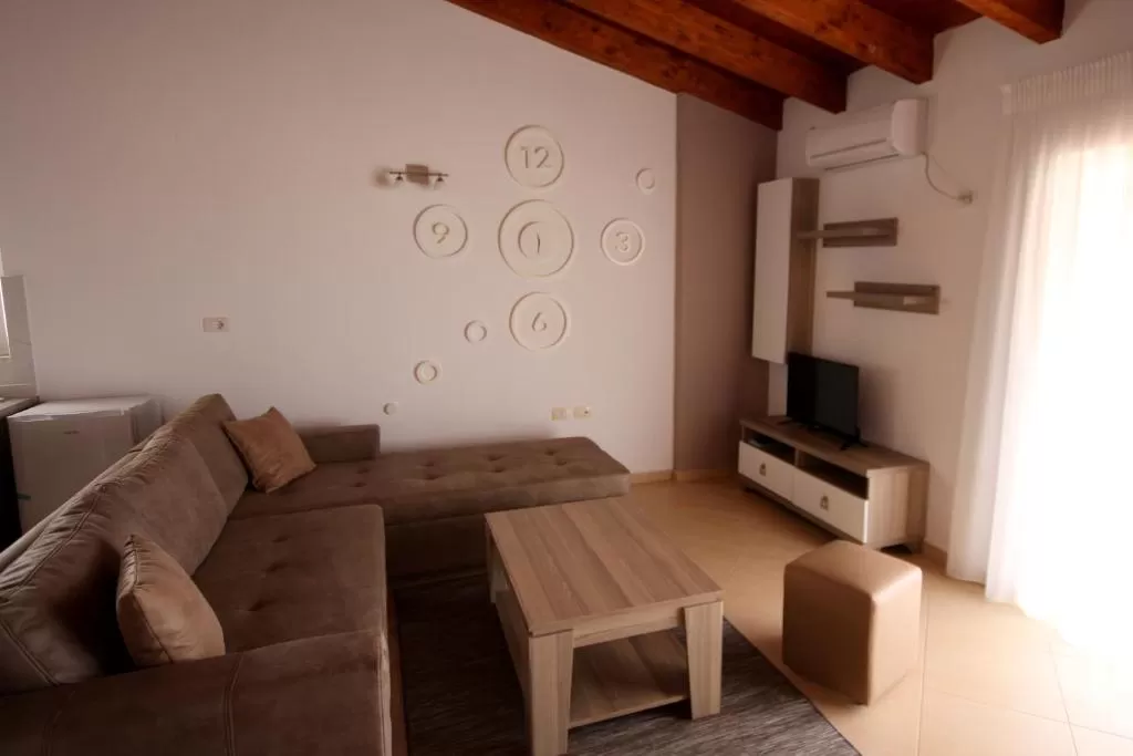 Atlantis Studio SV 1.jpg